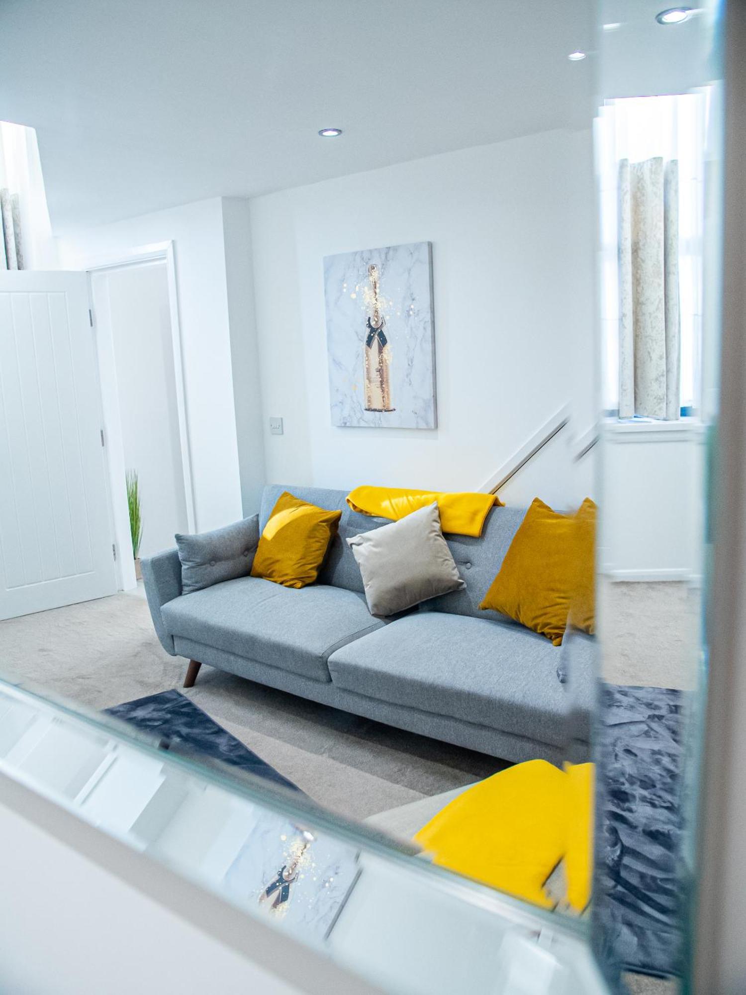 Stylish Spacious 1 Bedroom Apt At Dealhouse Huddersfield Kültér fotó